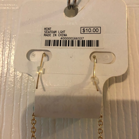 Never worn❗️Mint Green Necklace and Earring Set - Picture 4 of 4